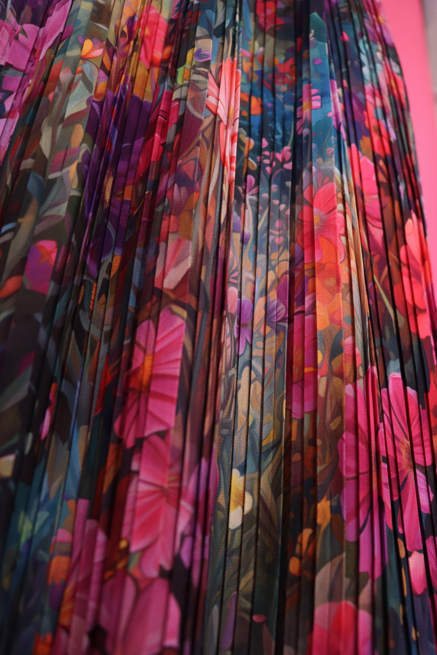 VALLEY OF FLOWERS PLEATED SKIRT