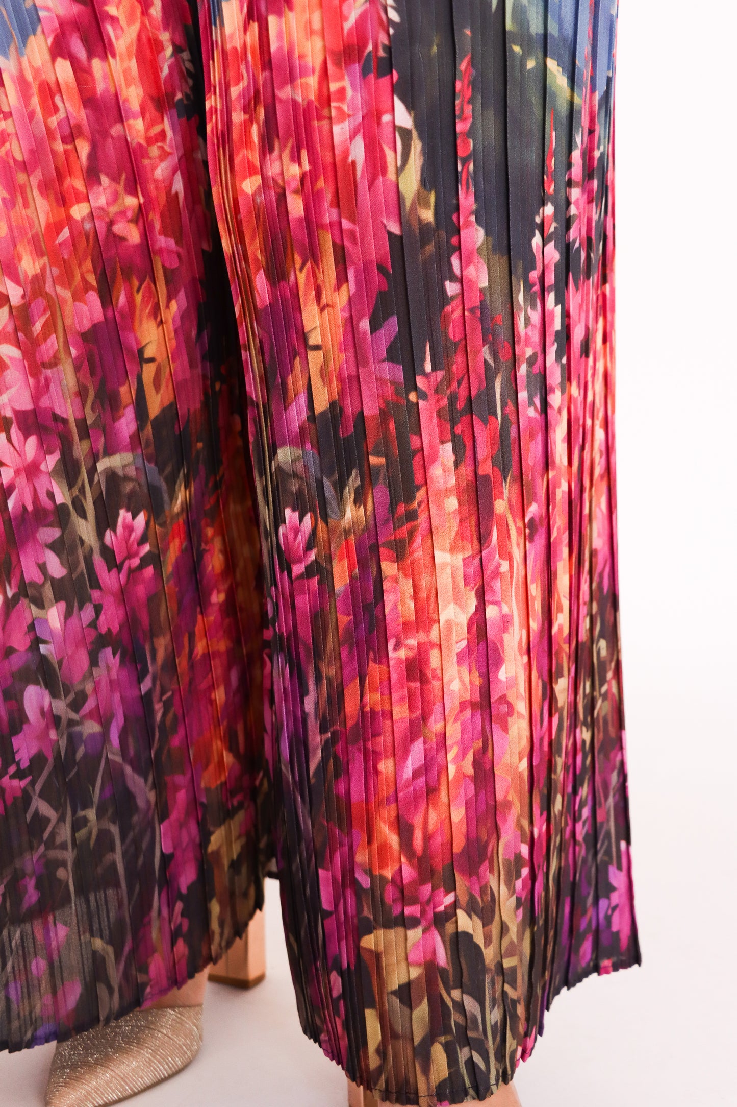 LUPINE VALLEY PLEATED PANT