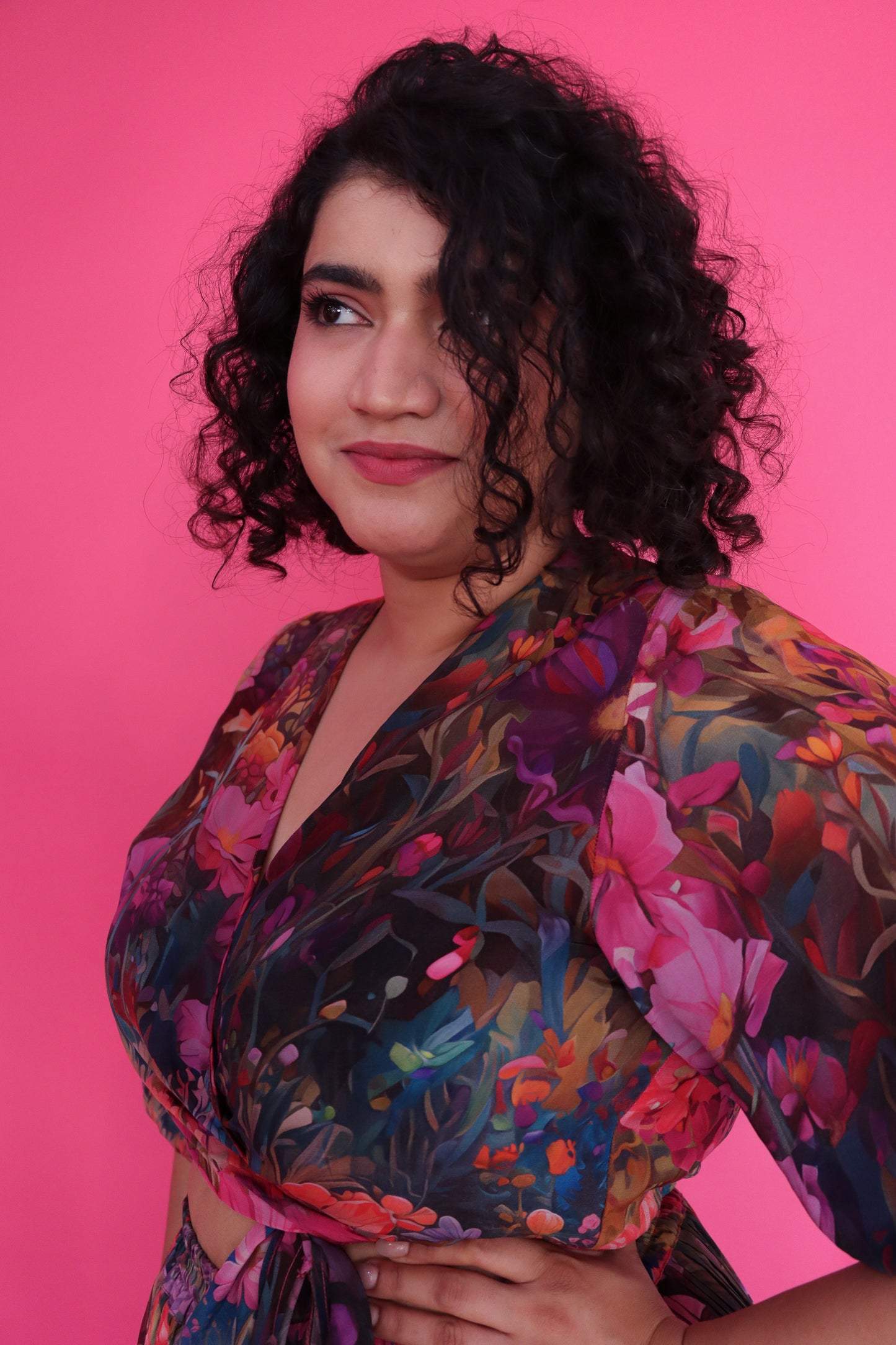 VALLEY OF FLOWERS- WRAP TOP